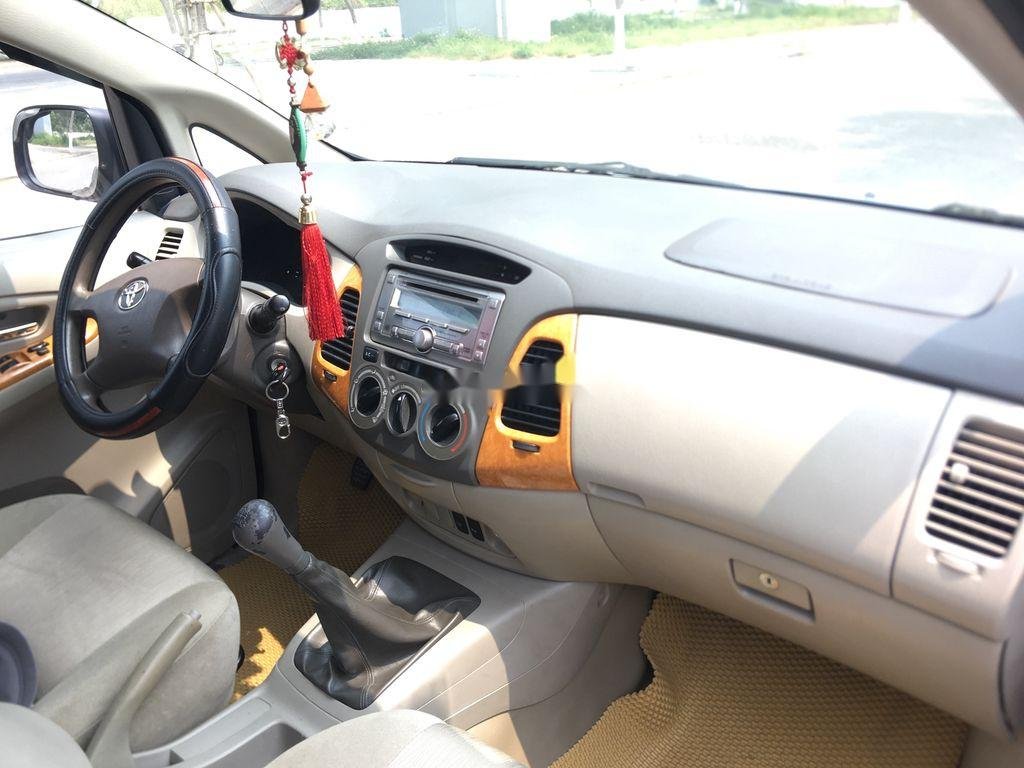 Toyota Innova   G  2008 - Cần bán gấp Toyota Innova G đời 2008, màu bạc chính chủ