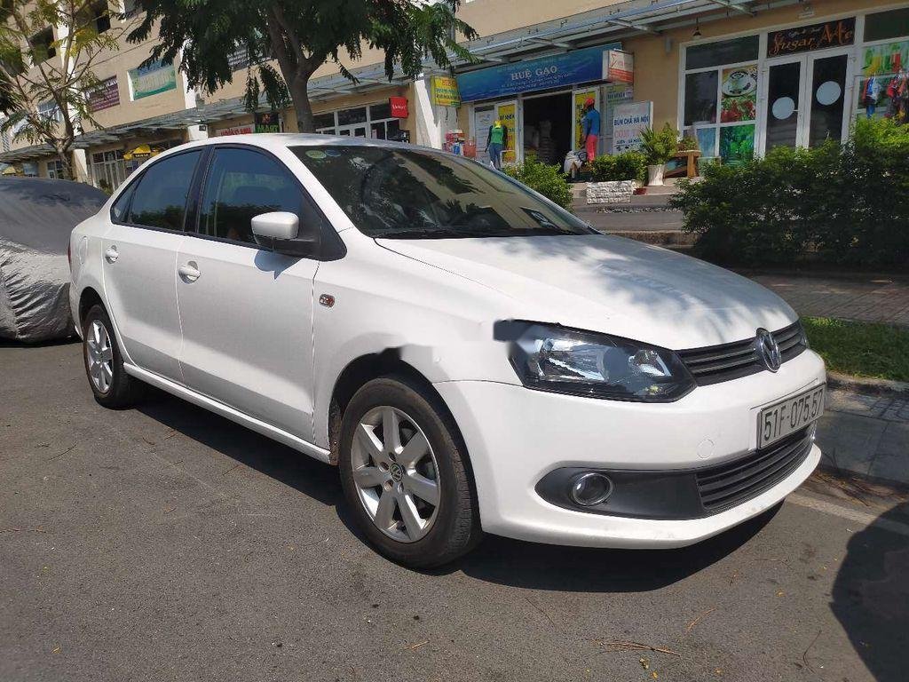 Volkswagen Polo   2014 - Bán Volkswagen Polo đời 2014, màu trắng, xe nhập, 395tr