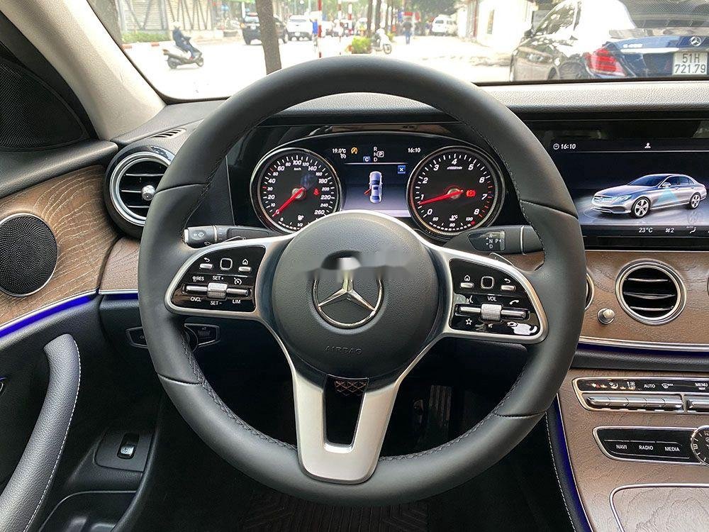 Mercedes-Benz E class 2019 - Cần bán Mercedes E class đời 2019, màu xanh lam