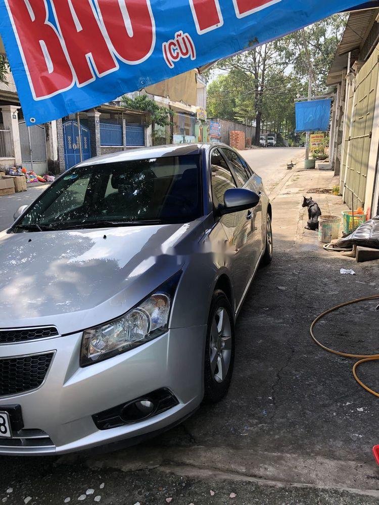 Chevrolet Cruze 2010 - Cần bán xe Chevrolet Cruze đời 2010, màu bạc