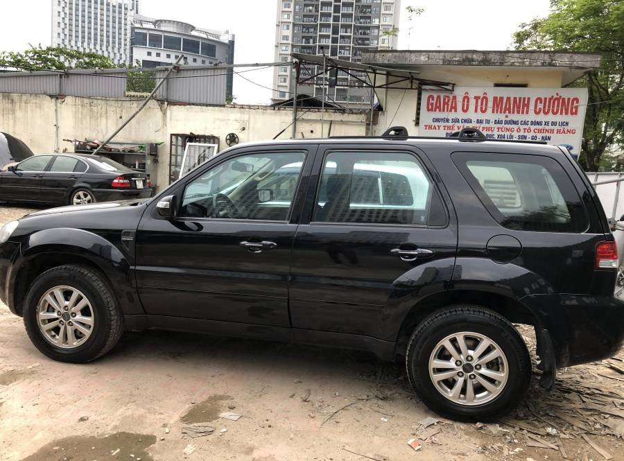 Ford Escape 2012 - Cần bán gấp Ford Escape năm 2012, màu đen, giá tốt