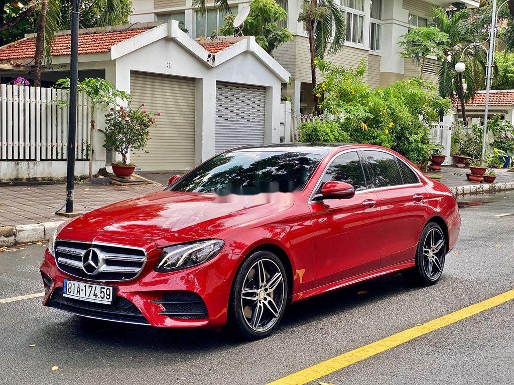 Mercedes-Benz E class   2017 - Bán Mercedes E300 AMG đời 2017, màu đỏ