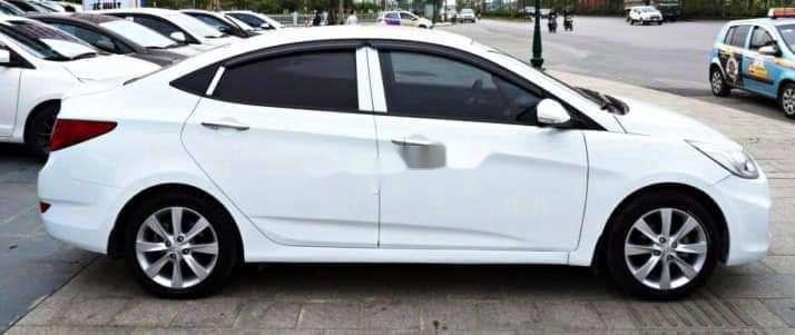Hyundai Accent   2014 - Cần bán lại xe Hyundai Accent năm 2014, màu trắng, giá tốt