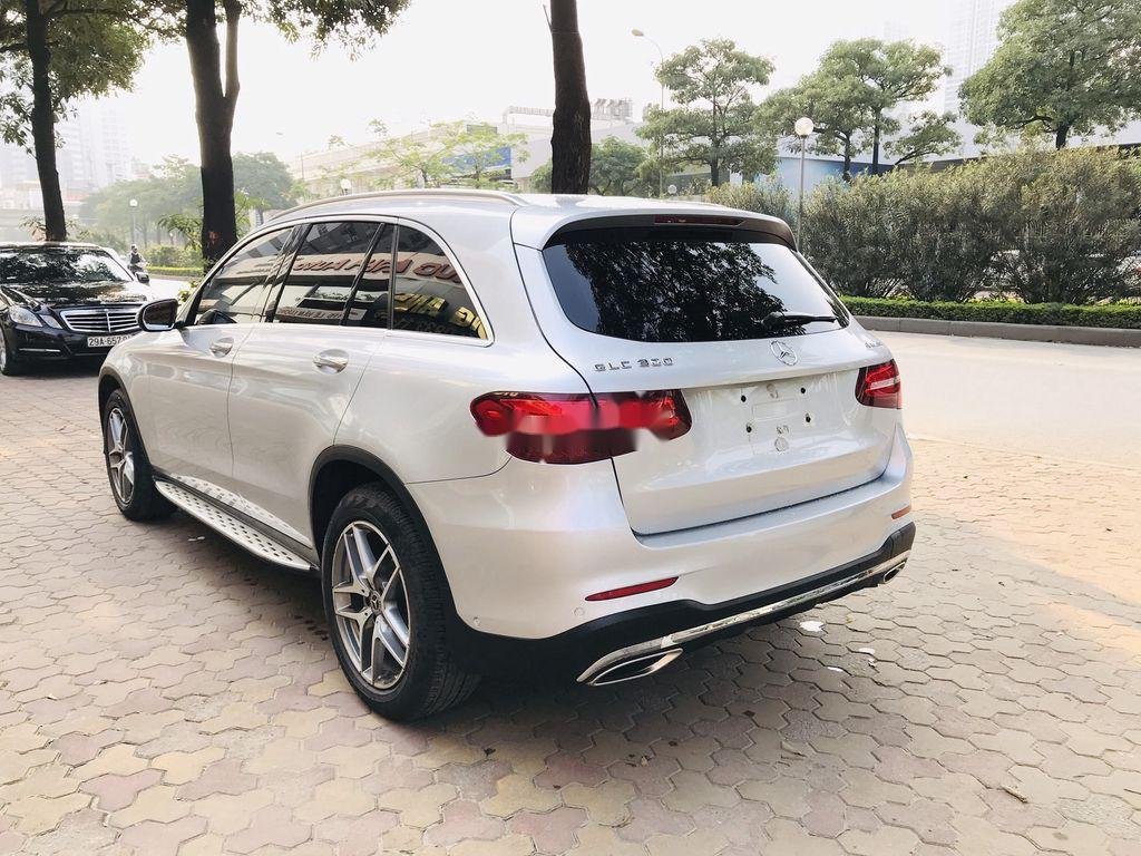 Mercedes-Benz GLC-Class   2017 - Bán Mercedes GLC 300 2017, màu trắng, số tự động