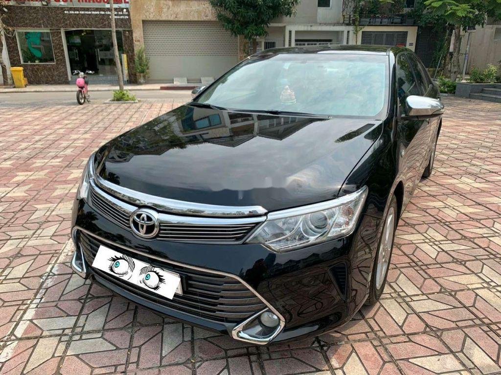 Toyota Camry 2016 - Bán ô tô Toyota Camry sản xuất năm 2016, màu đen