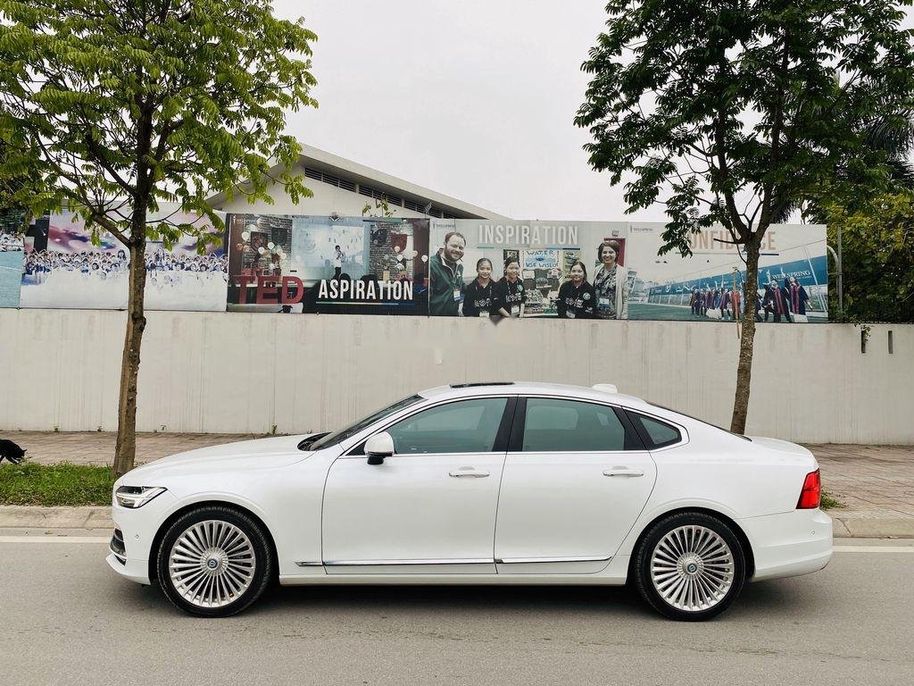 Volvo S90 2016 - Cần bán lại xe Volvo S90 sản xuất năm 2016, xe nhập