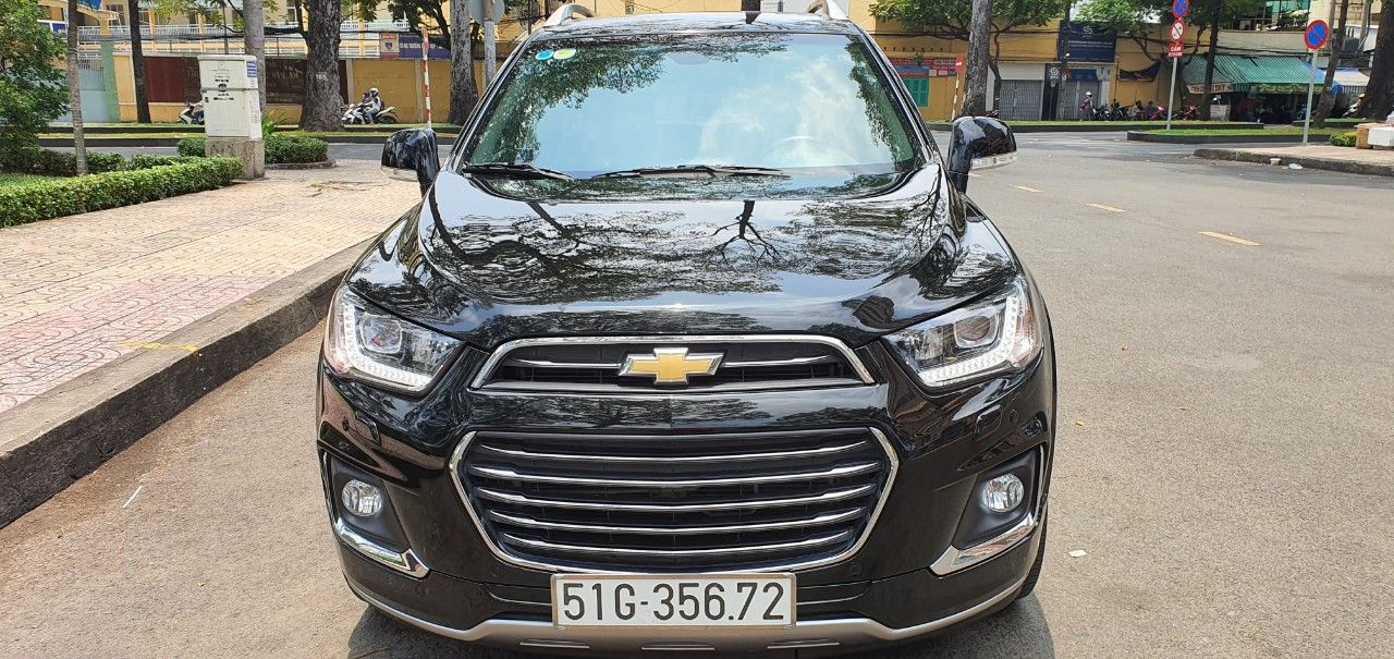 Chevrolet Captiva 2017 - Bán Chevrolet Captiva năm sản xuất 2017, màu đen, chính chủ đứng tên