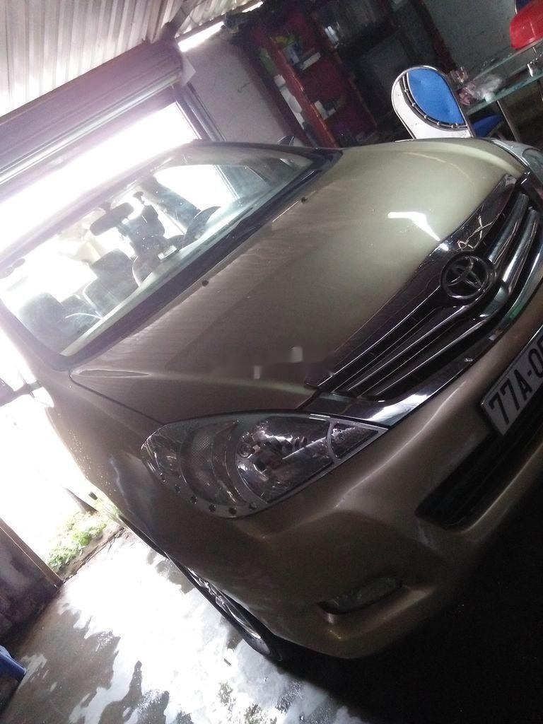 Toyota Innova   2010 - Cần bán lại Toyota Innova đời 2010, màu bạc, xe nhập