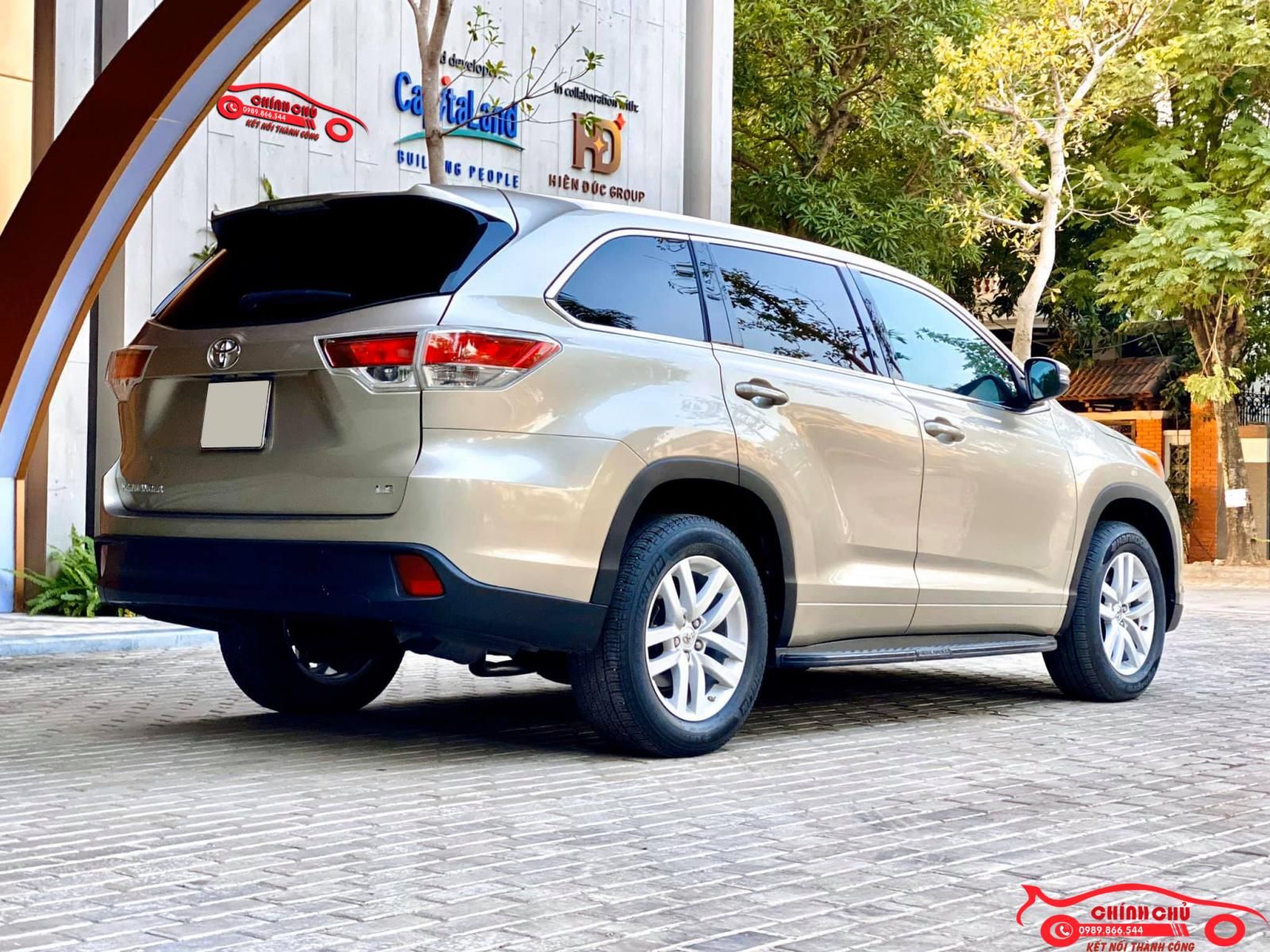 Toyota Highlander 2016 - Bán xe Toyota Highlander năm sản xuất 2016, màu vàng, nhập khẩu nguyên chiếc