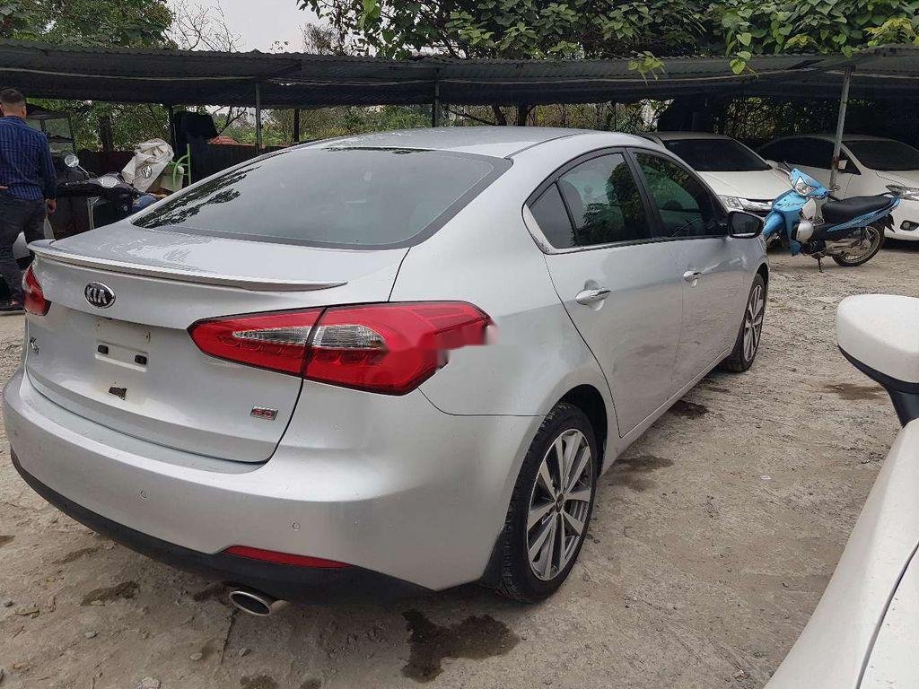 Kia K3 2015 - Cần bán xe Kia K3 2.0 đời 2015, màu bạc, giá 500tr