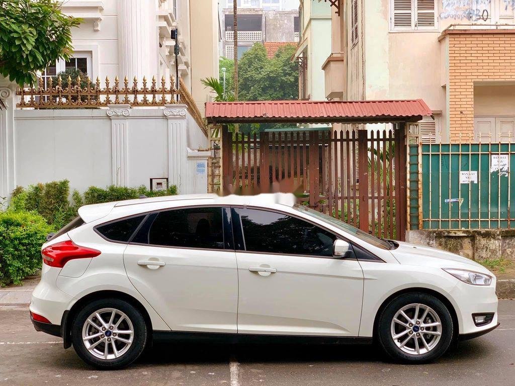 Ford Focus   2018 - Bán xe Ford Focus đời 2018, màu trắng, giá 580tr