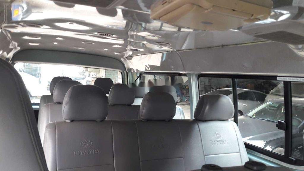 Toyota Hiace   2011 - Bán Toyota Hiace 2011, màu bạc, chính chủ