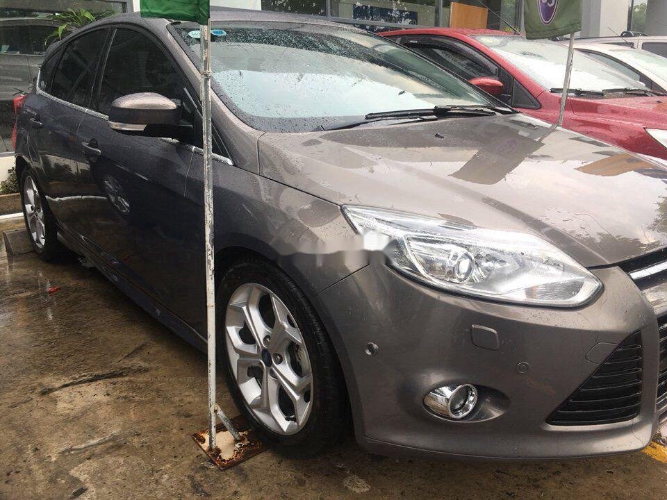 Ford Focus 2014 - Cần bán lại xe Ford Focus sản xuất năm 2014 số tự động