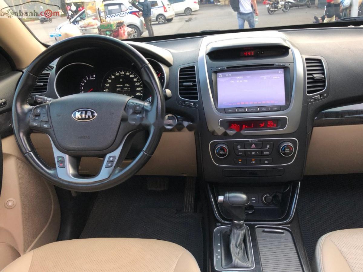 Kia Sorento   2016 - Bán Kia Sorento 2.4 AT đời 2016, màu trắng, giá cạnh tranh