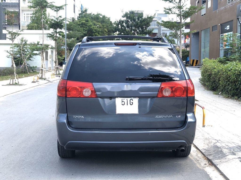 Toyota Sienna 2007 - Cần bán lại xe Toyota Sienna 2007, màu xám, giá chỉ 477 triệu