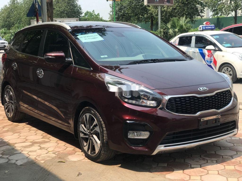 Kia Rondo 2017 - Bán Kia Rondo 2.0 GATH đời 2017, màu đỏ xe gia đình, 585tr