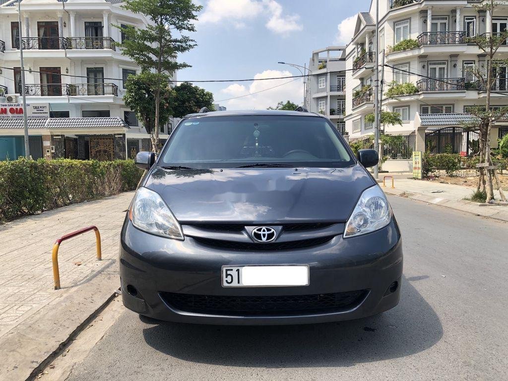 Toyota Sienna 2007 - Cần bán lại xe Toyota Sienna 2007, màu xám, giá chỉ 477 triệu