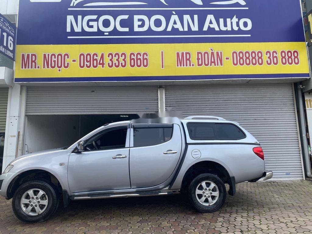 Mitsubishi Triton   GLX 4X2MT  2014 - Cần bán lại xe Mitsubishi Triton GLX 4X2MT năm sản xuất 2014, màu bạc, nhập khẩu Thái Lan, giá chỉ 355 triệu