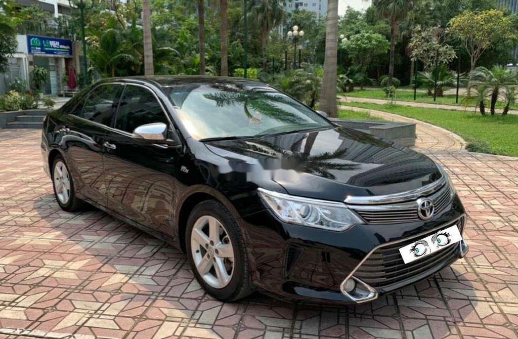 Toyota Camry 2016 - Bán ô tô Toyota Camry sản xuất năm 2016, màu đen