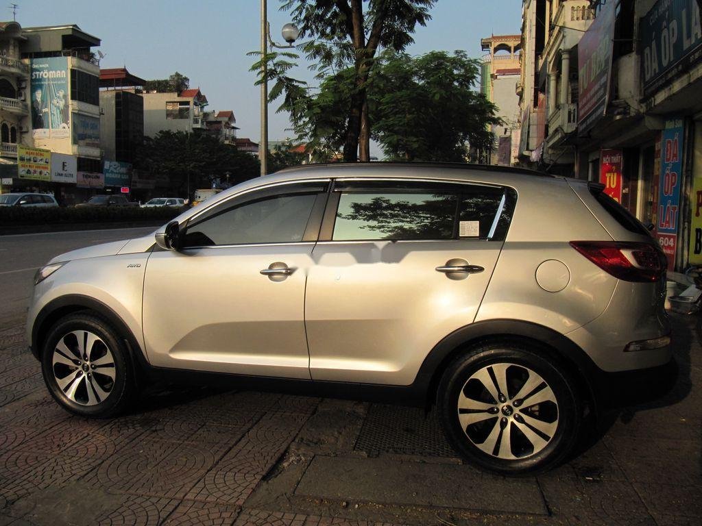 Kia Sportage   AWD  2010 - Bán Kia Sportage AWD năm 2010, màu bạc, xe nhập 