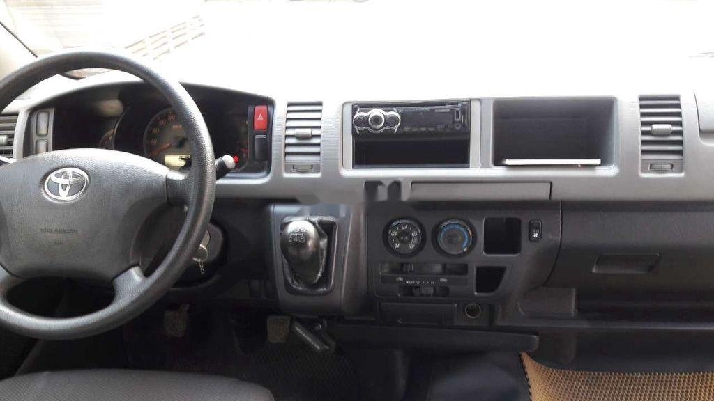 Toyota Hiace   2011 - Bán Toyota Hiace 2011, màu bạc, chính chủ