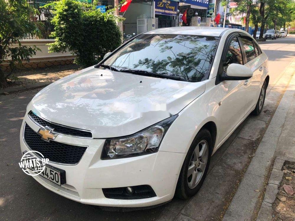 Chevrolet Cruze   2015 - Bán Chevrolet Cruze đời 2015, màu trắng, giá 315tr