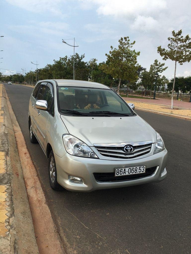 Toyota Innova 2008 - Cần bán Toyota Innova đời 2008, màu bạc, 280 triệu