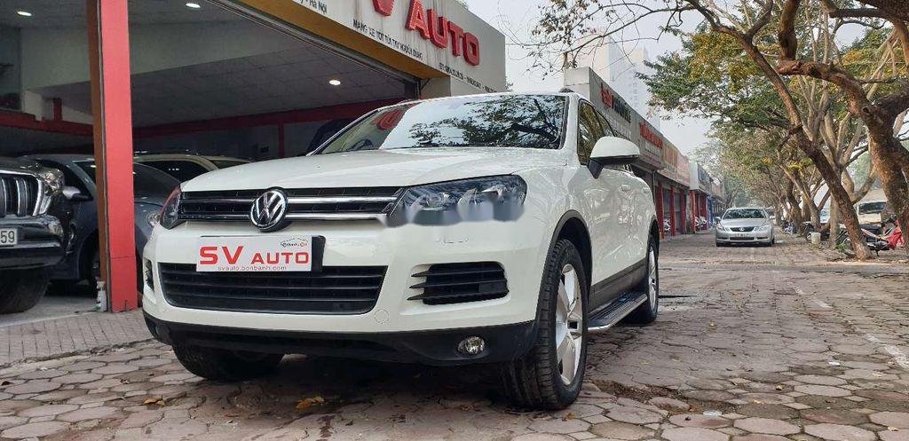 Volkswagen Touareg 2014 - Cần bán lại xe Volkswagen Touareg sản xuất 2014, xe nhập