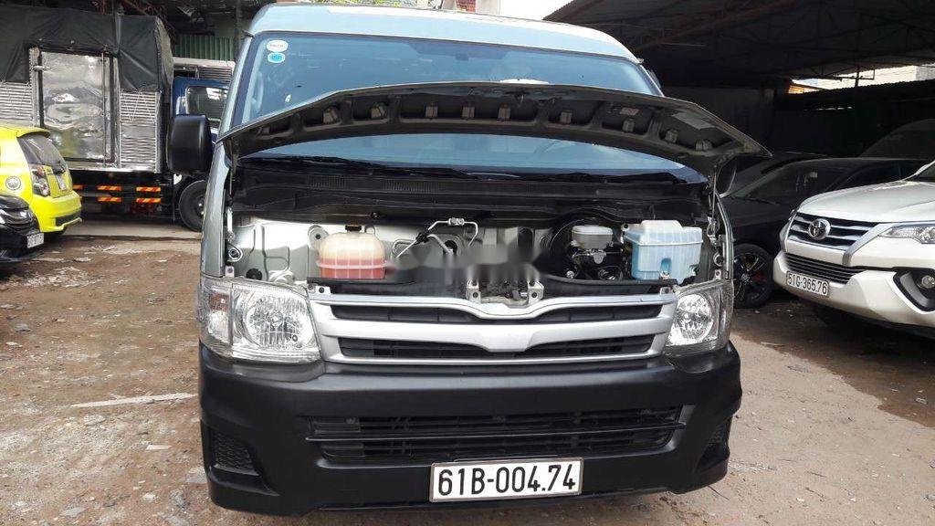 Toyota Hiace   2011 - Bán Toyota Hiace 2011, màu bạc, chính chủ