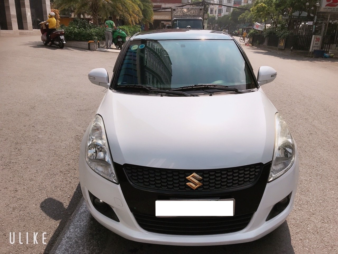 Suzuki Swift 2015 - Bán xe Suzuki Swift đời 2015, màu trắng, 395tr