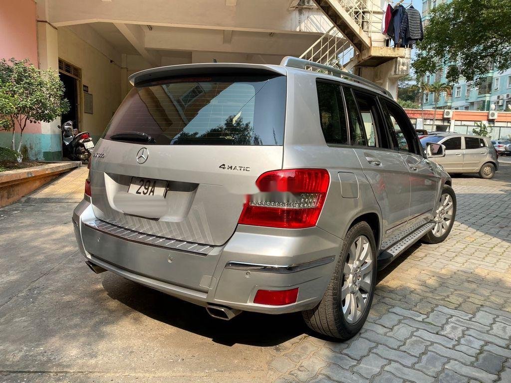 Mercedes-Benz GLK Class   2010 - Bán Mercedes GLK 300 4Matic năm sản xuất 2010, màu bạc