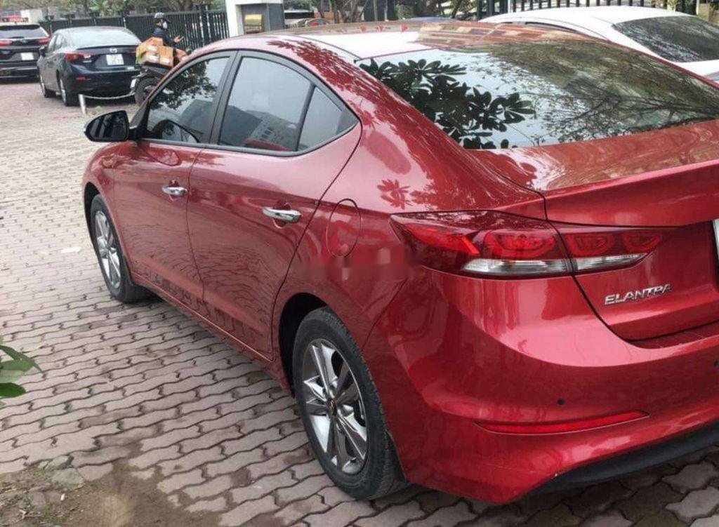 Hyundai Elantra     2016 - Cần bán gấp Hyundai Elantra sản xuất 2016, màu đỏ chính chủ