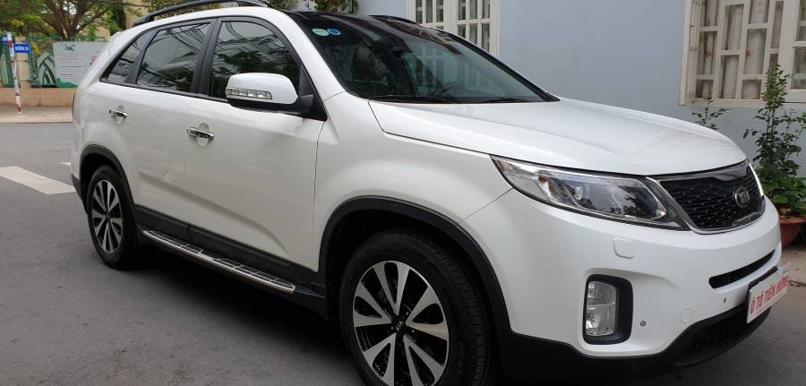 Kia Sorento 2016 - Cần bán gấp Kia Sorento GATH 2.4 AT sản xuất 2016, màu trắng còn mới