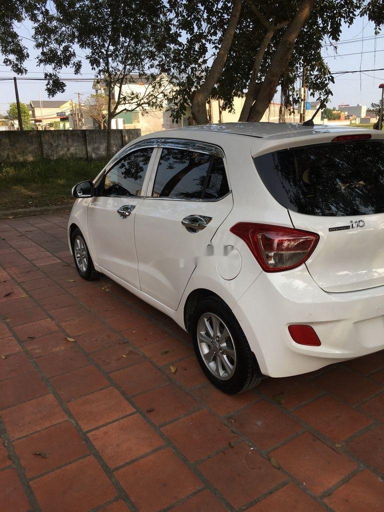 Hyundai Grand i10   2017 - Bán xe Hyundai Grand i10 đời 2017, màu trắng, nhập khẩu