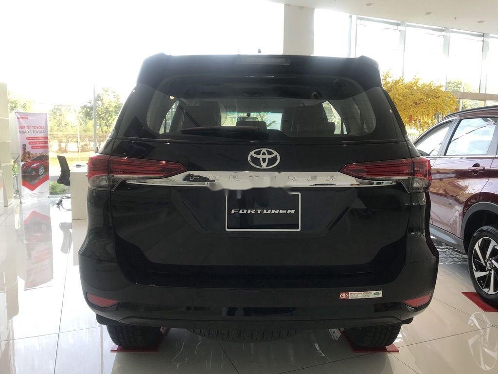 Toyota Fortuner   2020 - Bán Toyota Fortuner đời 2020, màu đen