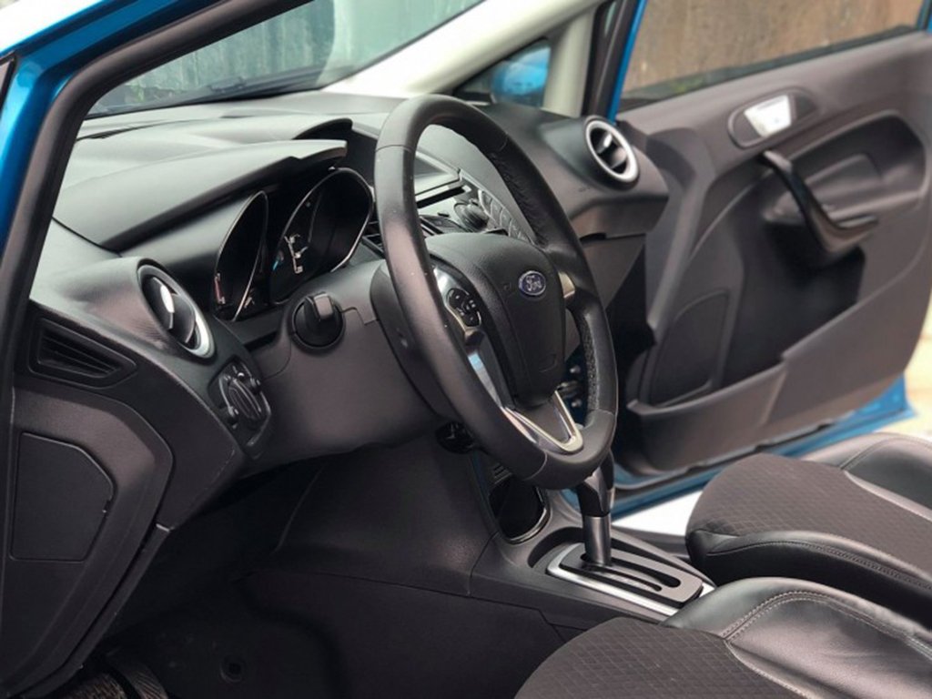 Ford Fiesta   2015 - Bán Ford Fiesta đời 2015, màu xanh lam, chính chủ