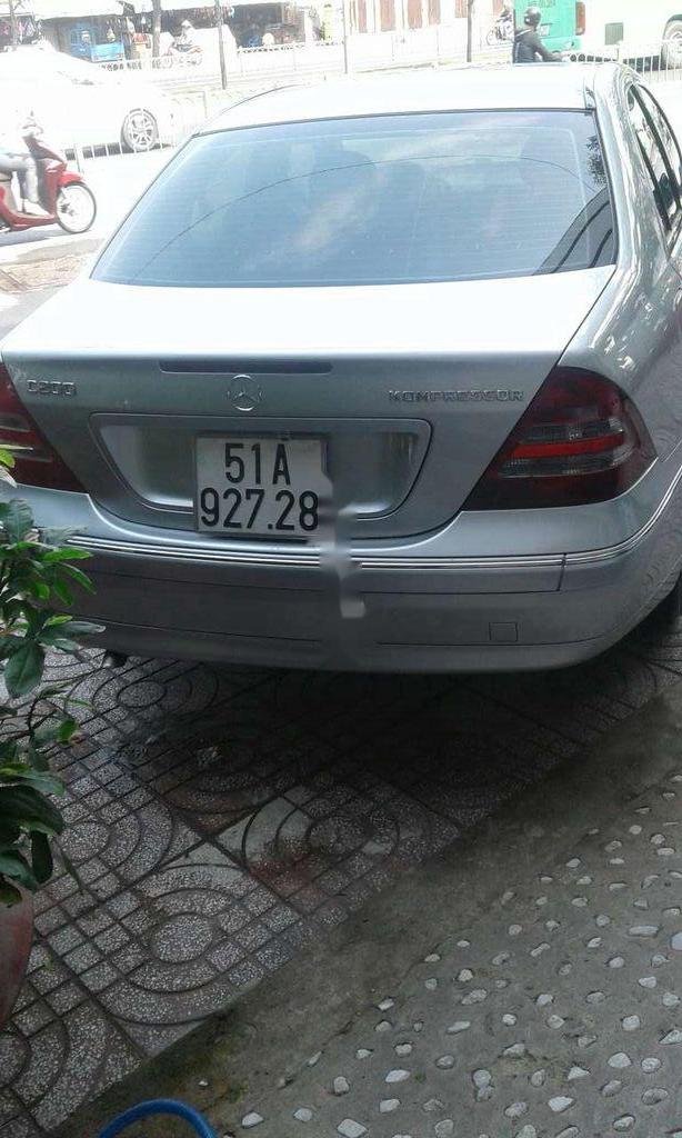 Mercedes-Benz C class   2003 - Cần bán gấp Mercedes C200 đời 2003, màu bạc, nhập khẩu  