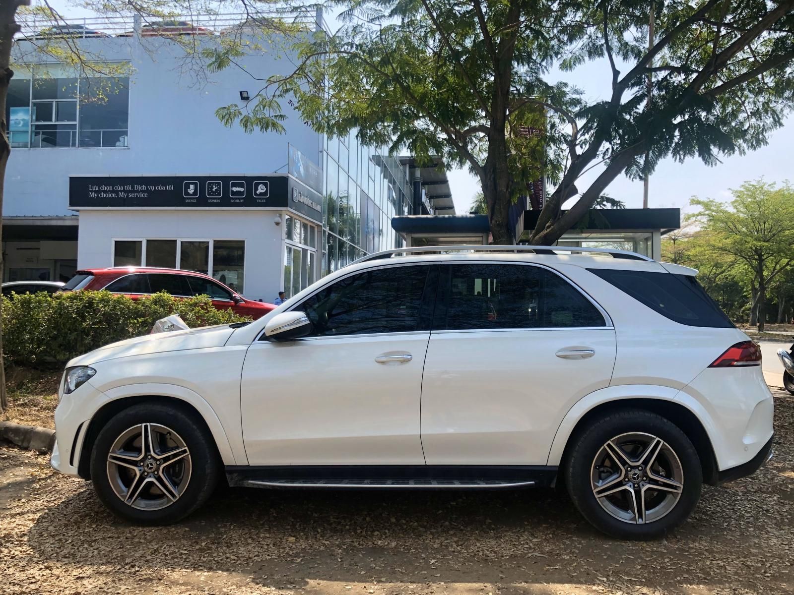 Mercedes-Benz GLE-Class GLE 450 4matic 2019 - Bán Mercedes GLE 450 4matic sản xuất năm 2019, màu trắng, odo 1.500km