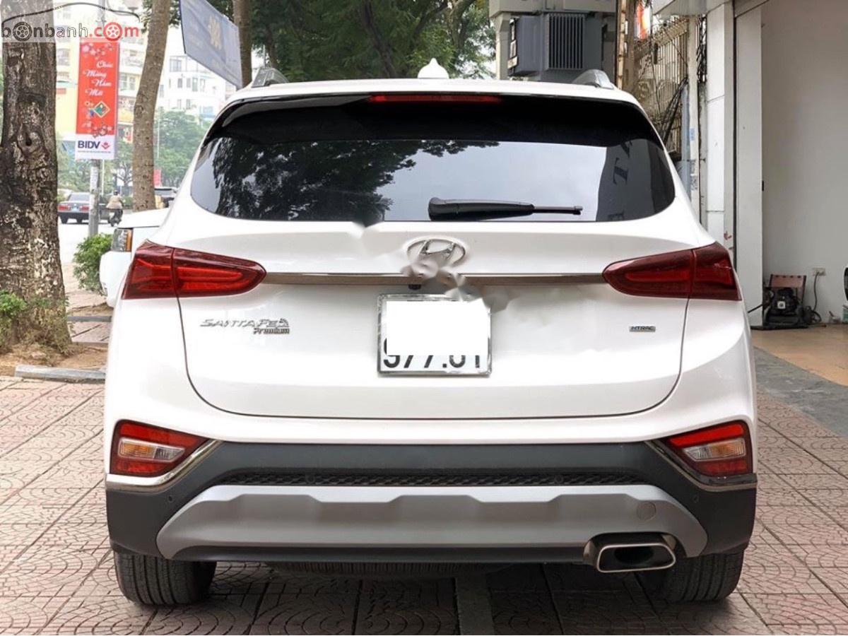 Hyundai Santa Fe   2019 - Cần bán xe Hyundai Santa Fe 2.4 Premium 2019, màu trắng như mới