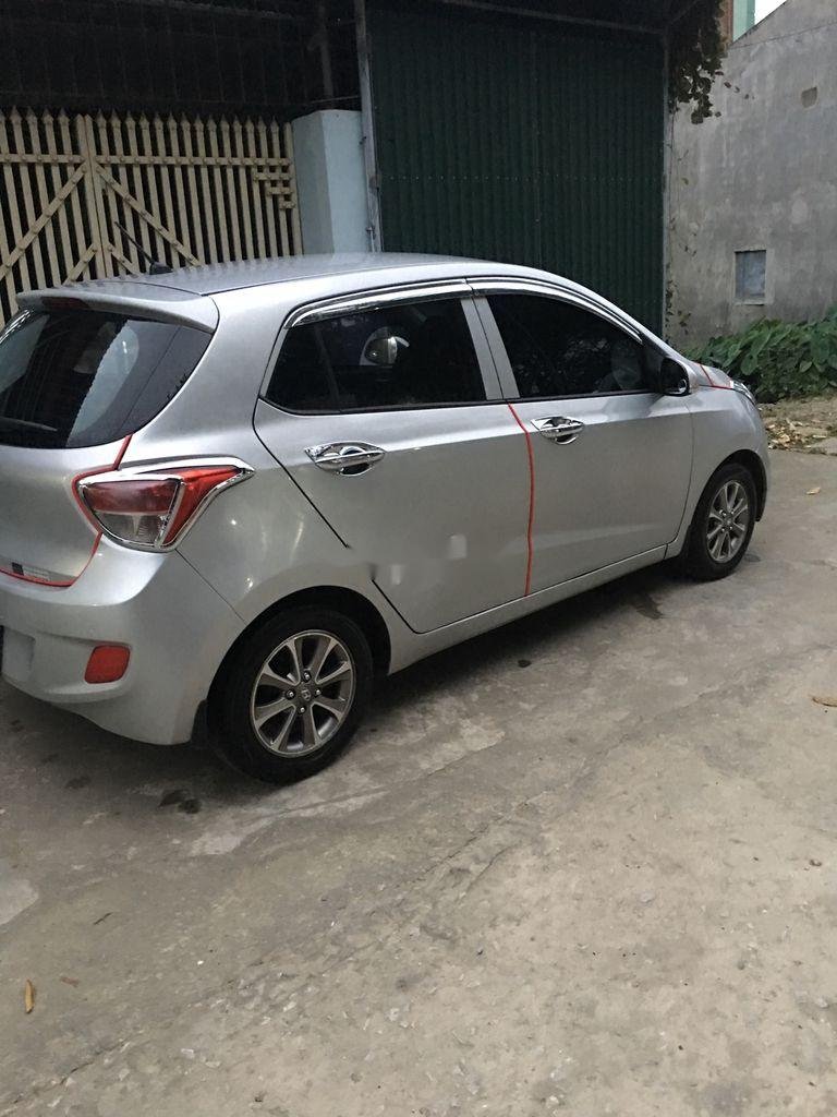 Hyundai Grand i10   2015 - Bán Hyundai Grand i10 năm sản xuất 2015, màu bạc, nhập khẩu nguyên chiếc