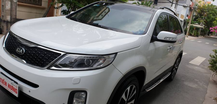 Kia Sorento 2016 - Cần bán gấp Kia Sorento GATH 2.4 AT sản xuất 2016, màu trắng còn mới