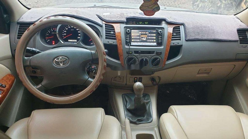 Toyota Fortuner 2.5G 2010 - Bán Toyota Fortuner 2.5G đời 2010, màu bạc, nhập khẩu nguyên chiếc xe gia đình