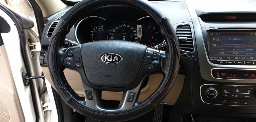 Kia Sorento 2016 - Cần bán gấp Kia Sorento GATH 2.4 AT sản xuất 2016, màu trắng còn mới