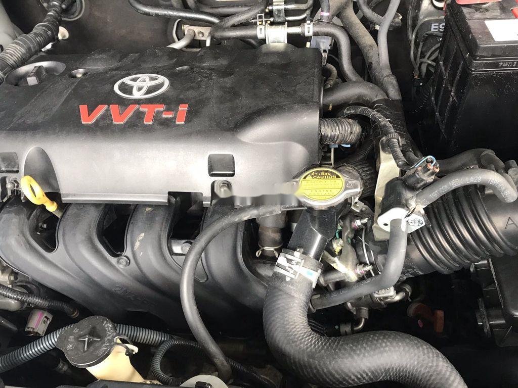 Toyota Yaris   2015 - Bán Toyota Yaris đời 2015, màu bạc, nhập khẩu Thái 