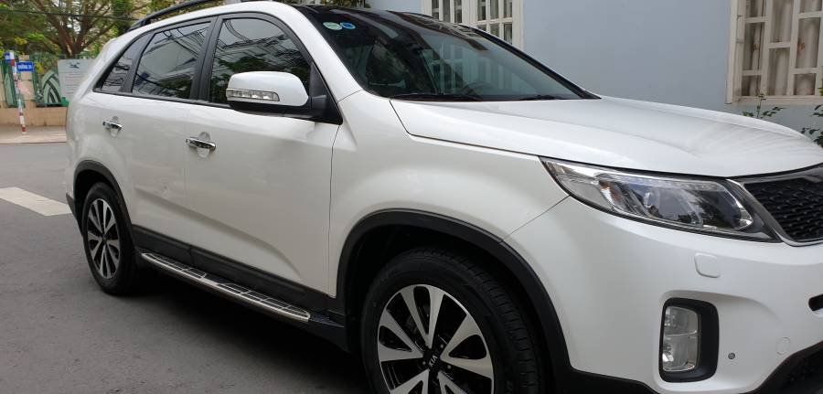 Kia Sorento 2016 - Cần bán gấp Kia Sorento GATH 2.4 AT sản xuất 2016, màu trắng còn mới