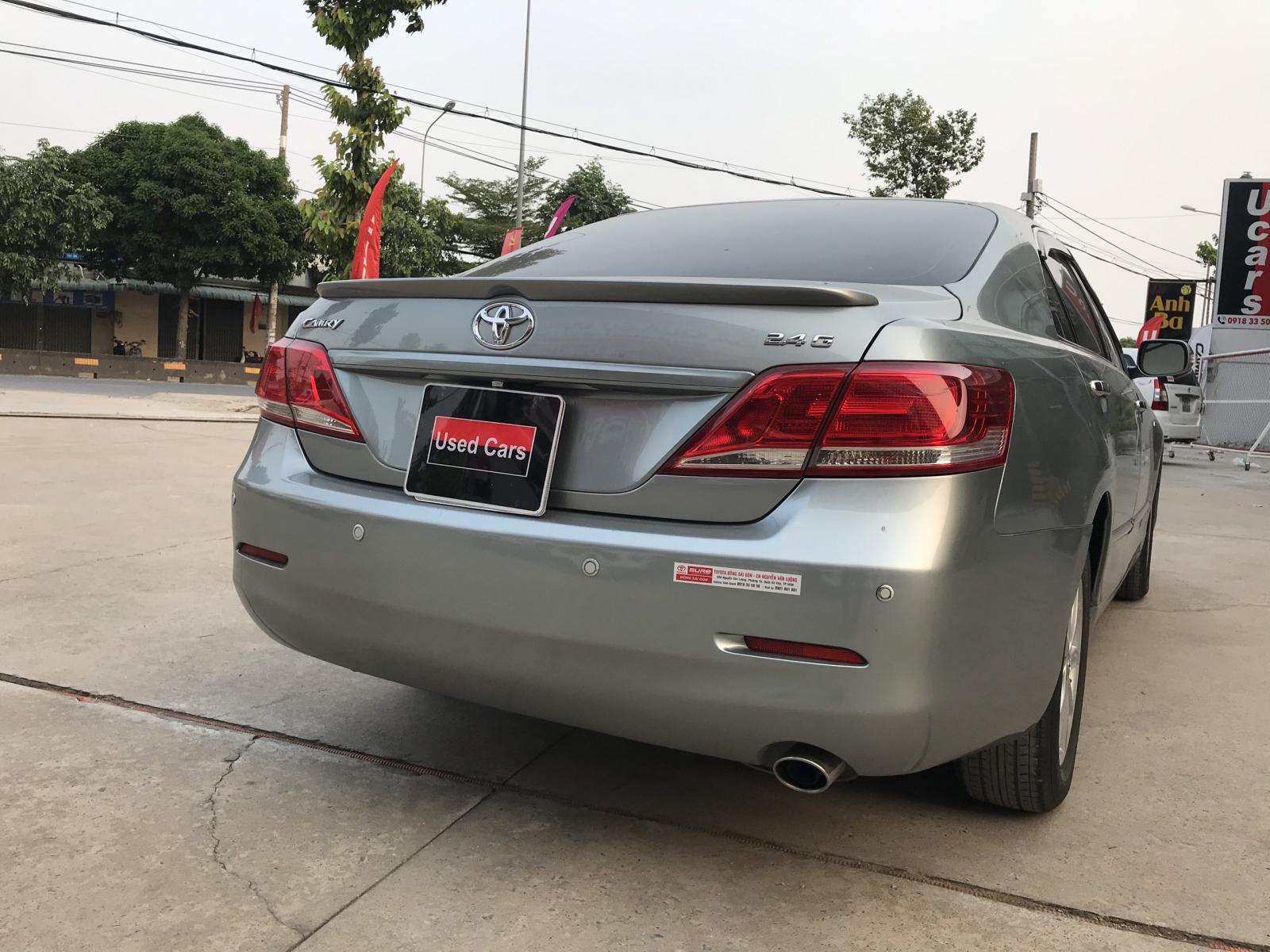 Toyota Camry 2.4G 2011 - Cần bán lại xe Toyota Camry 2.4G đời 2011, màu xám, 620 triệu