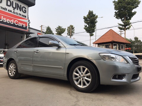 Toyota Camry 2.4G 2011 - Bán Toyota Camry 2.4G đời 2011, màu xám