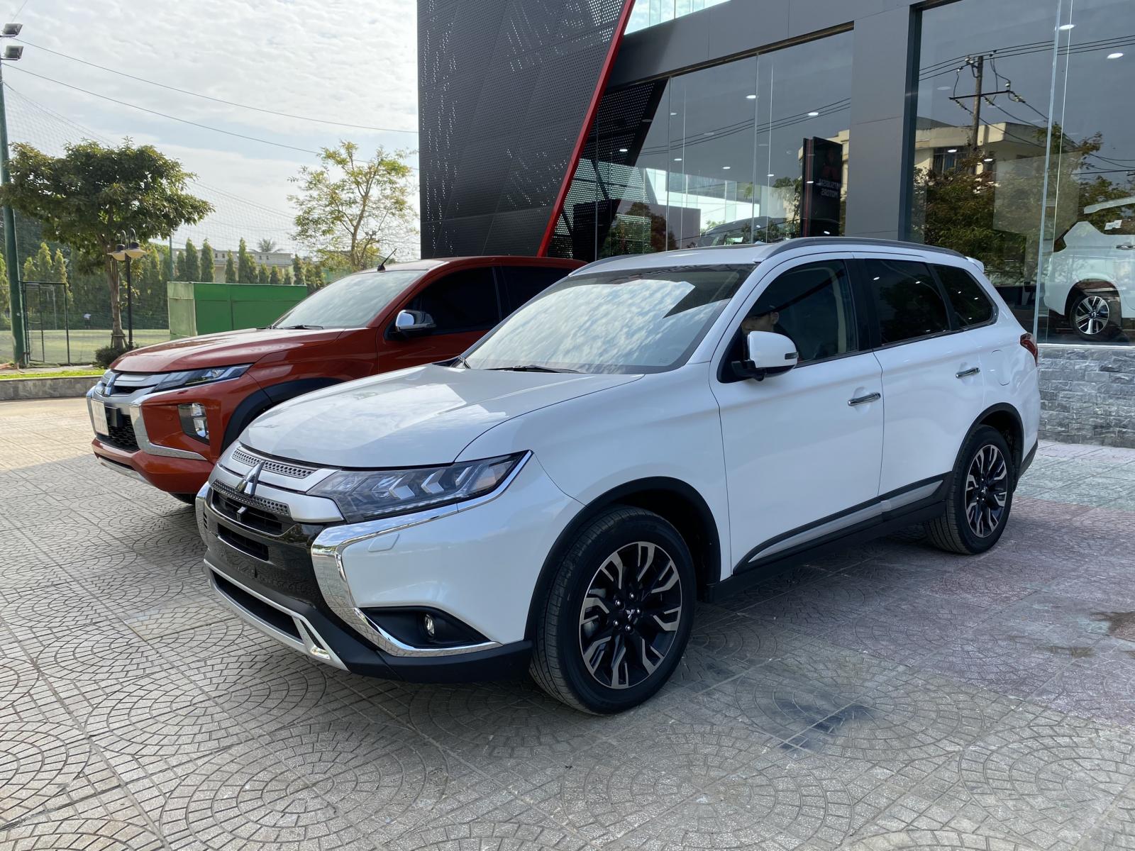 Mitsubishi Outlander Sport 2020 - Bán xe Mitsubishi Outlander Sport đời 2020, màu trắng, nhập khẩu