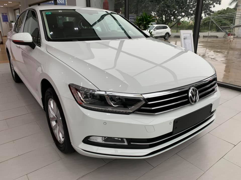 Volkswagen Passat Bluemotion Comfort 2018 - Bán Volkswagen Passat Bluemotion Comfort đời 2018, màu trắng, nhập khẩu nguyên chiếc