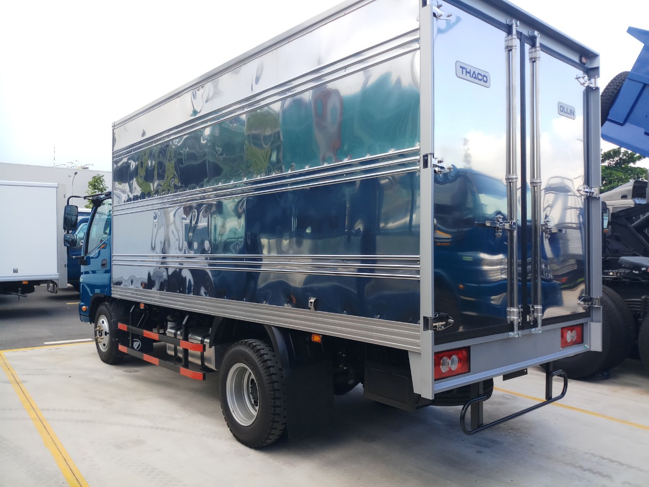 Thaco OLLIN 350E4 2020 - Xe tải Thaco Ollin 350 E4 Tải trọng 2100 Kg - Hỗ trợ trả góp, giao xe nhanh